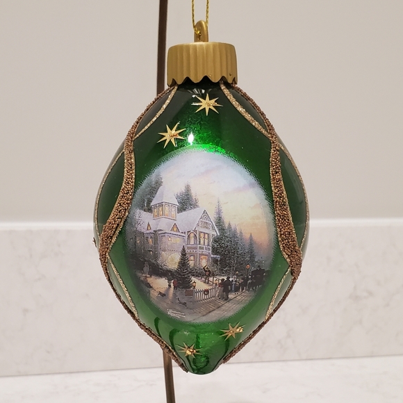 Thomas Kinkade "Light Up the Season" Luminary Glass Ornament Set - Picture 6 of 16